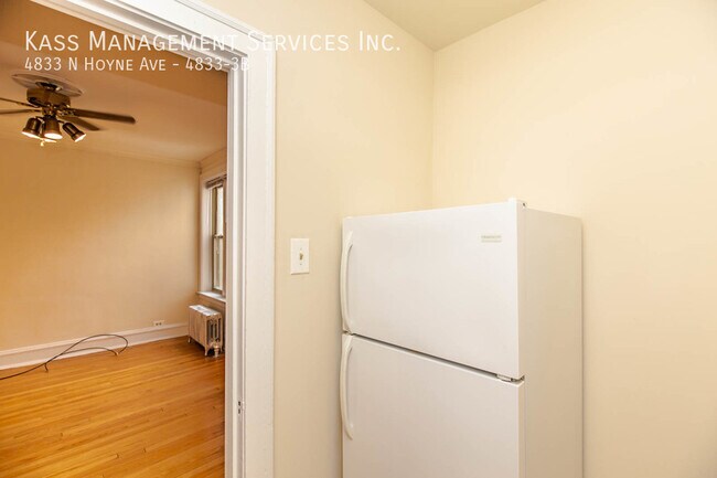 Foto del edificio - 4833 N Hoyne Ave