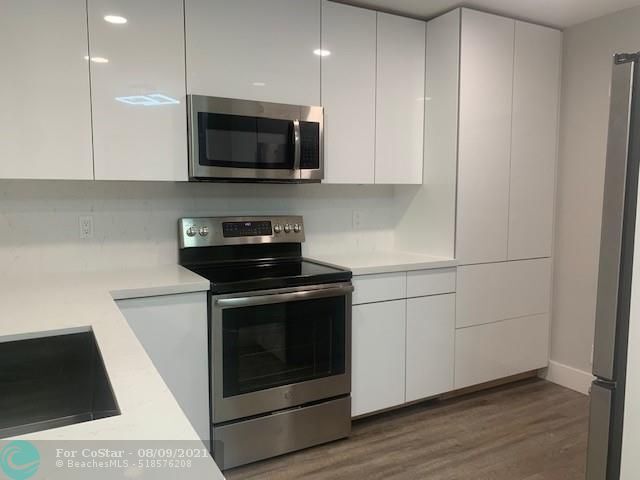 Building Photo - 3463 Carambola Cir S