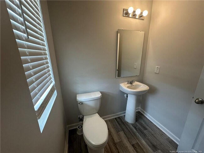 Foto del edificio - 910 Sapphire Stone Ln