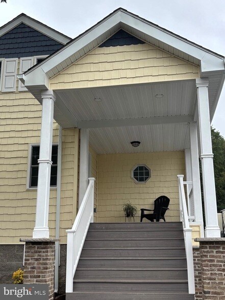 Foto del edificio - 120 Phillips Ave