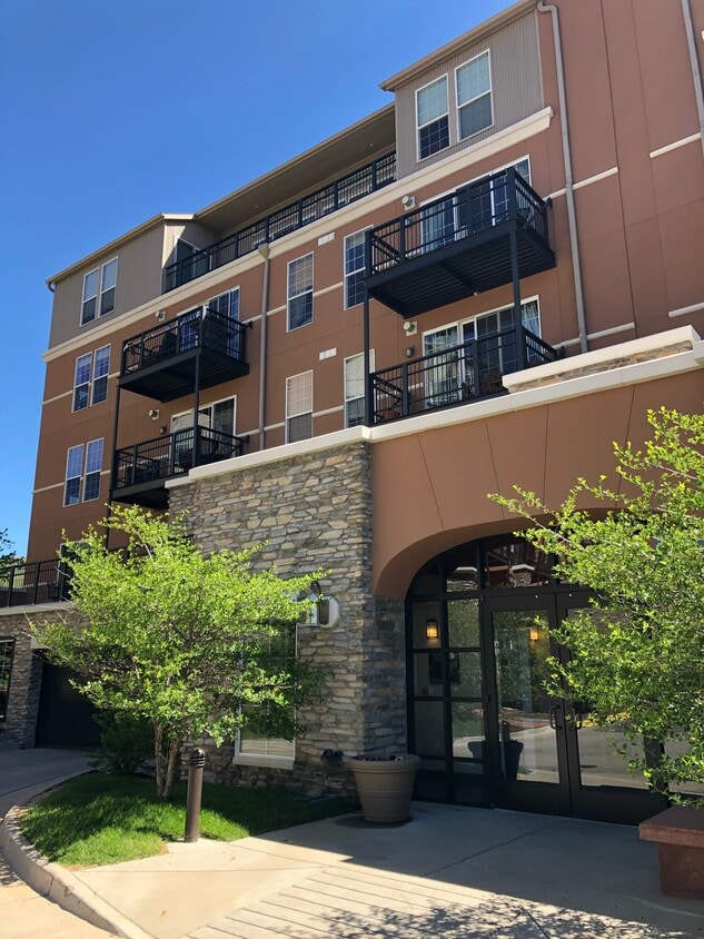 620 11th St Unit 206, Golden, CO 80401 Condo for Rent in Golden, CO