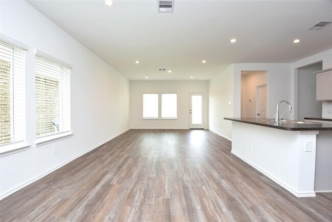 Building Photo - 24311 Saddlestone Green Dr