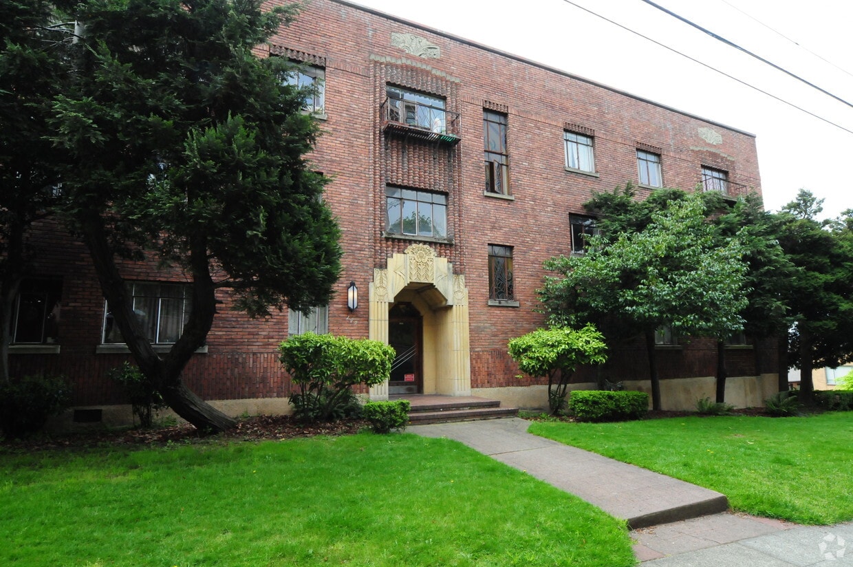 Primary Photo - 105 Ward St