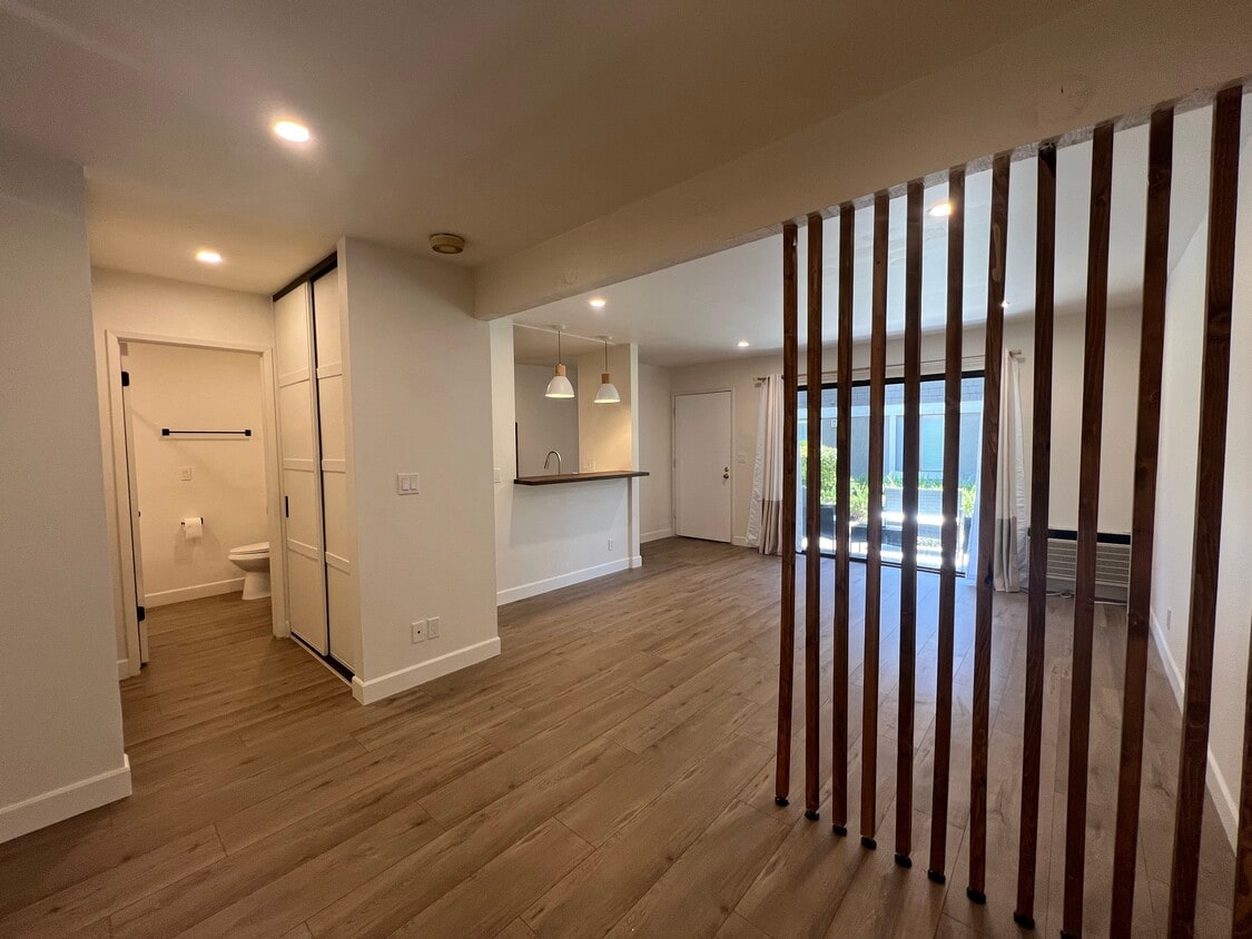 Photo - 23 Streamwood (Irvine, CA)