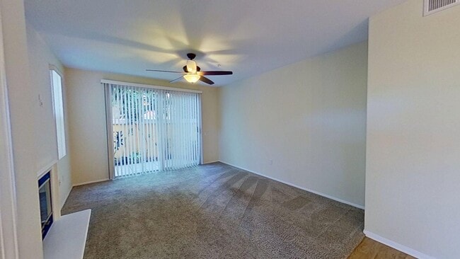 Foto del edificio - 1704 Reggio Aisle