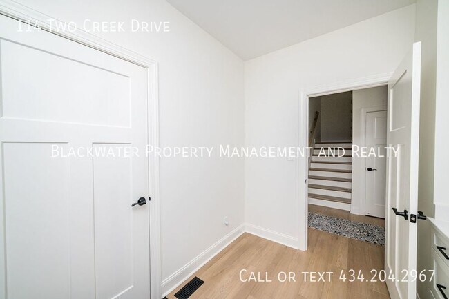 Foto del edificio - Beautiful 4 Bedroom Home in Bethel Estates