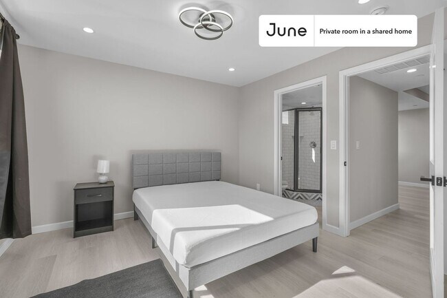 Foto del edificio - Room in Shared 5 bed/5 bath home