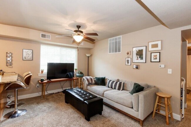 Foto del edificio - 100 Grandview Ct