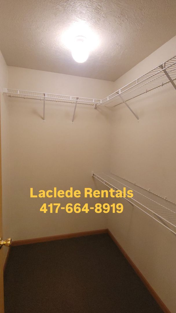 Foto del edificio - 3 BED 2  BATH DUPLEX