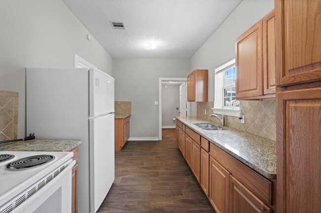Building Photo - 6816 Avenue C