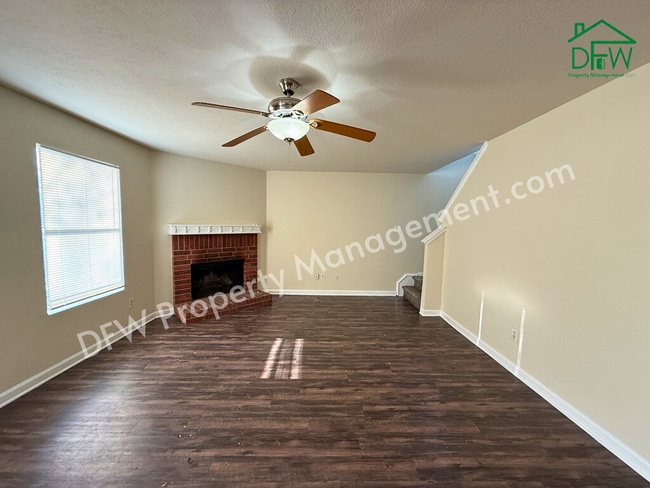 Building Photo - Spacious 5-Bedroom Home for Lease with Fireplace & 2-Car Garage in Mesquite!