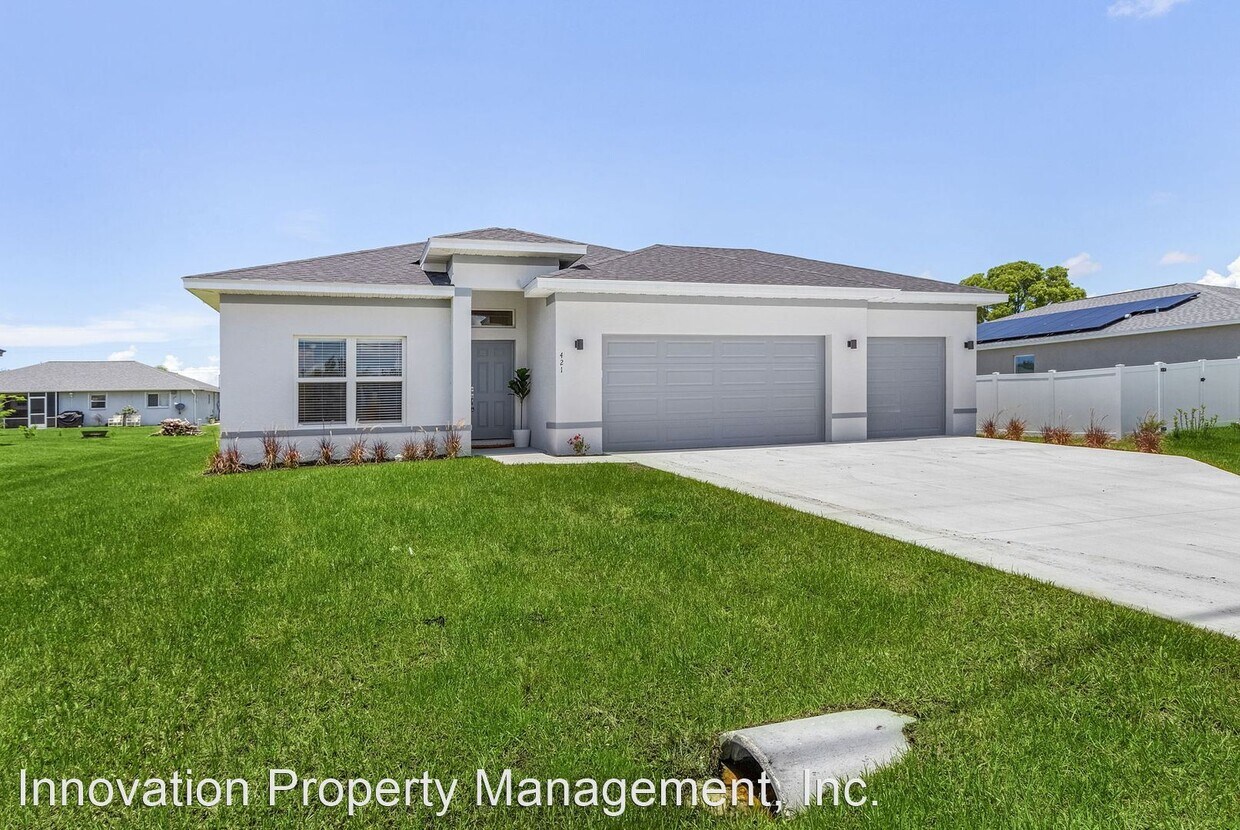 4 br, 2 bath House 210 NW 3rd Avenue House Rental in Cape Coral, FL