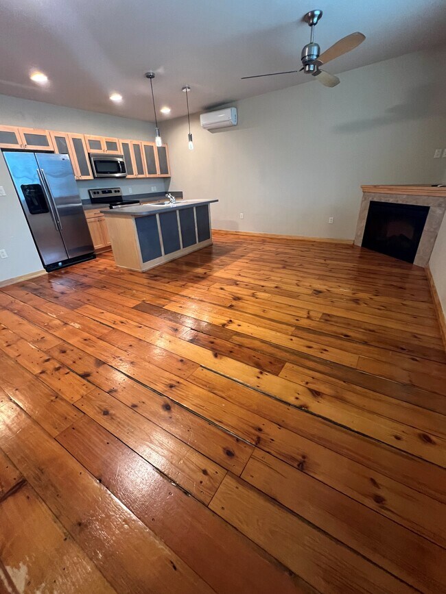 Open Concept - 922 Main St