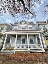 Building Photo - 1304 Oakwood Ave