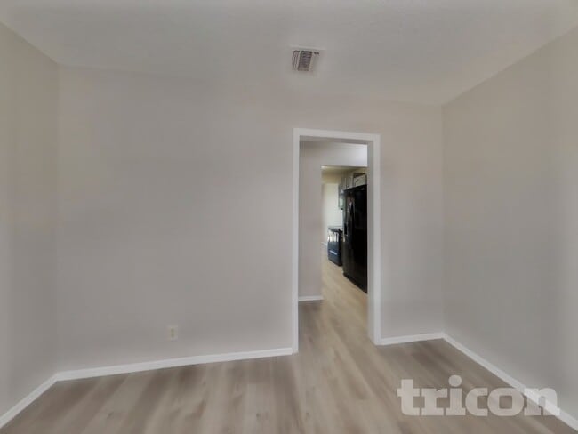 Building Photo - 15022 Old Creek St