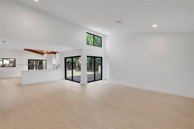 Foto del edificio - 7151 NW 45th Ct