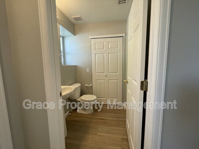 Foto del edificio - 19076 E 57th Pl