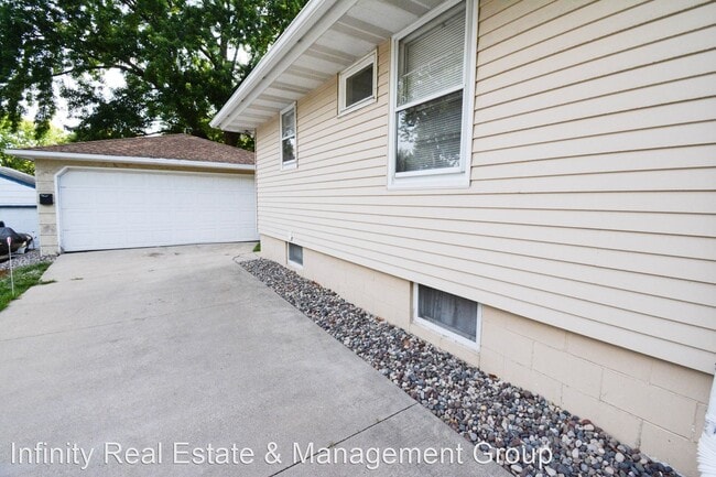 Building Photo - 3 br, 2 bath House - 2016 Elton Hills Dr NW
