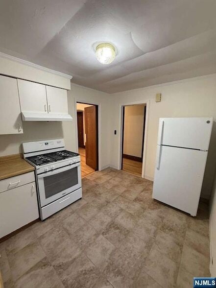 Photo - 221 Everett Pl House