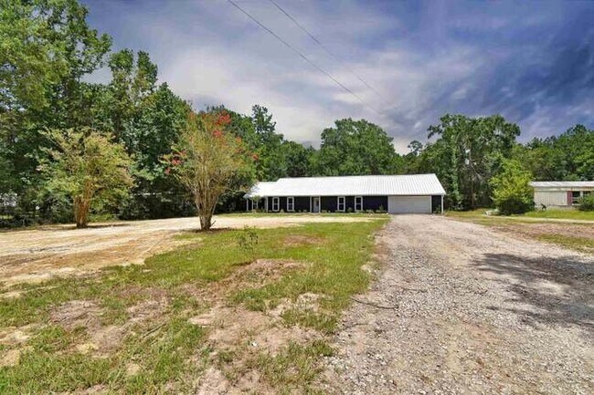 Foto del edificio - 232 County Rd