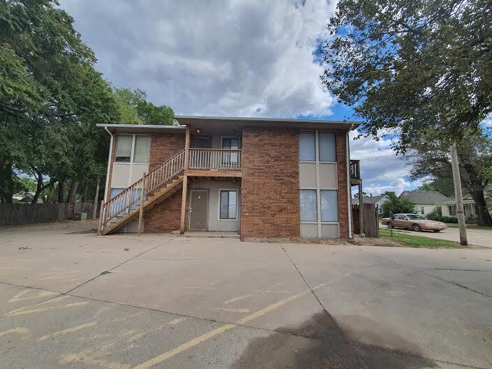 Primary Photo - 526 W Zimmerly St