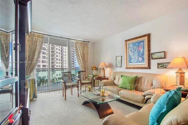 Building Photo - 3001 S Ocean Dr