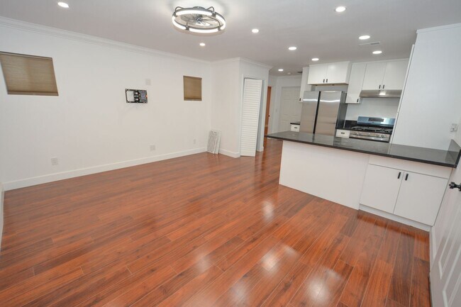 Foto del edificio - 2BED/1BATH Guest House In Oxnard