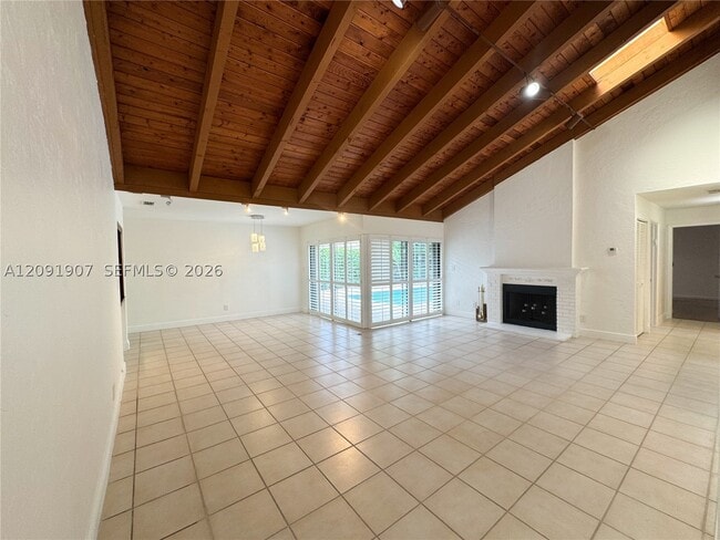 Building Photo - 76 Ivy Rd