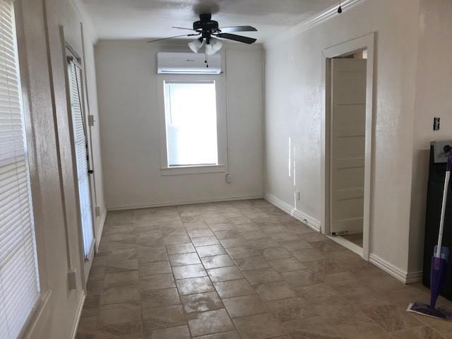 Building Photo - 910 Pecan St