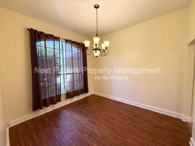 Foto del edificio - 440 Crescent Pond Dr
