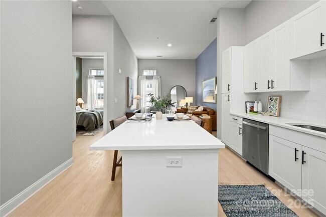 Building Photo - 9035 Lindholm Dr