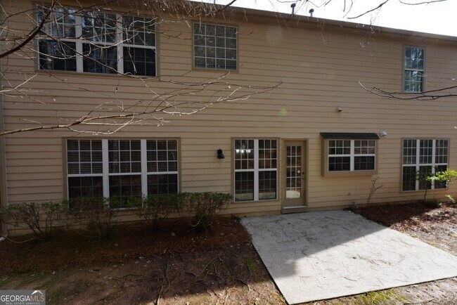 Foto del edificio - 7330 Brassfield Dr