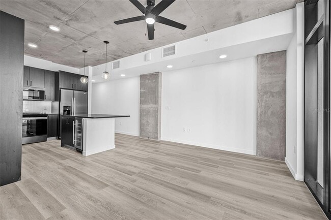 Building Photo - 221 Main St N