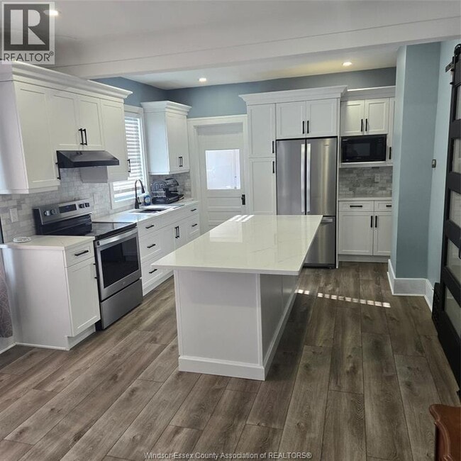 Building Photo - 567 Oak Ave