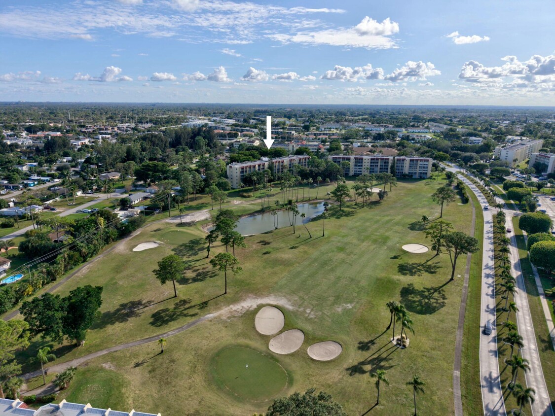 Primary Photo - 3810 Via Poinciana