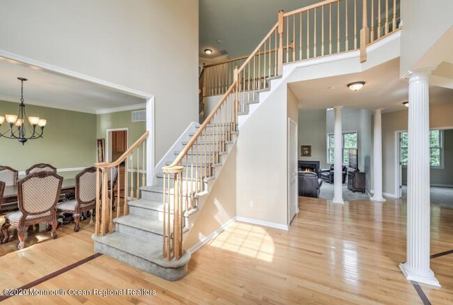 Building Photo - 12 Treetops Dr