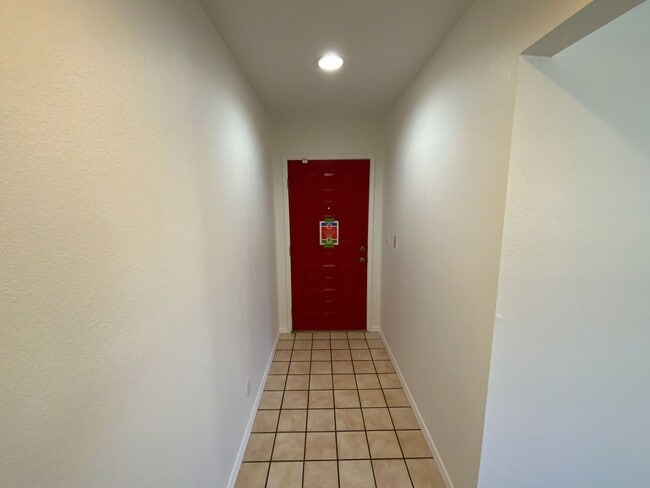 Building Photo - 3 Bedroom Single Story Home Available Near...