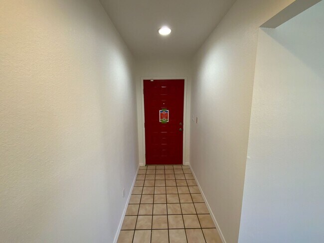 Foto del edificio - 3 Bedroom Single Story Home Available Near...