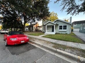 Building Photo - 912 W Melwood St