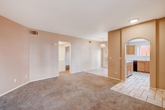 Building Photo - Beautifully Designed 2 Bedroom Condo in North Summerlin!