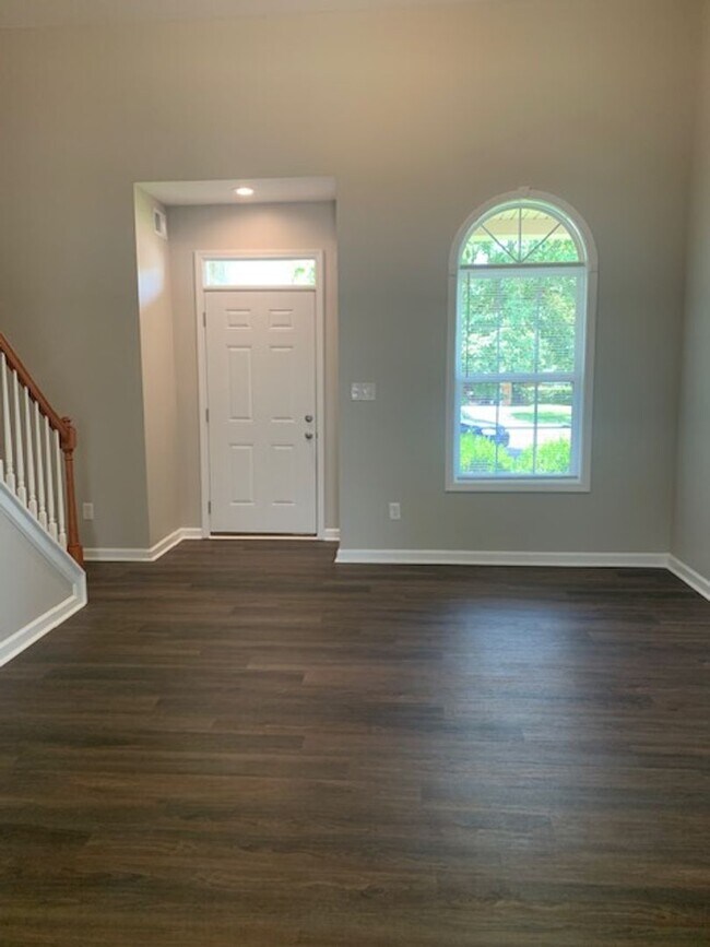 Building Photo - Spring Valley 2 Story Home     250730