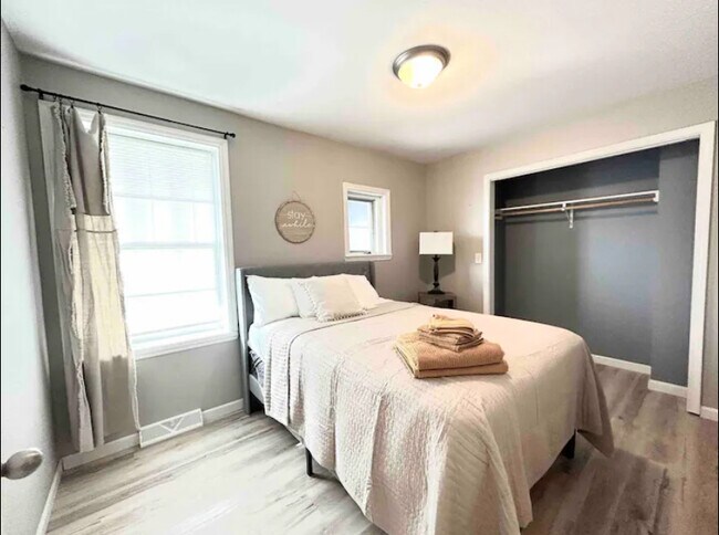 Foto del edificio - 101 S Buchanan St