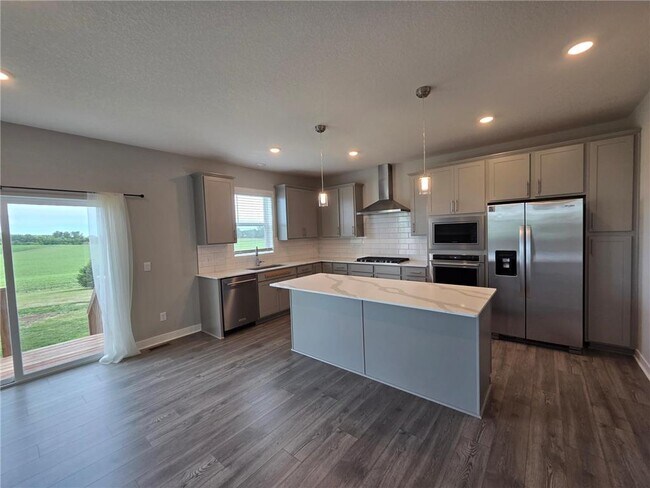 Building Photo - 838 Foxglove Ter