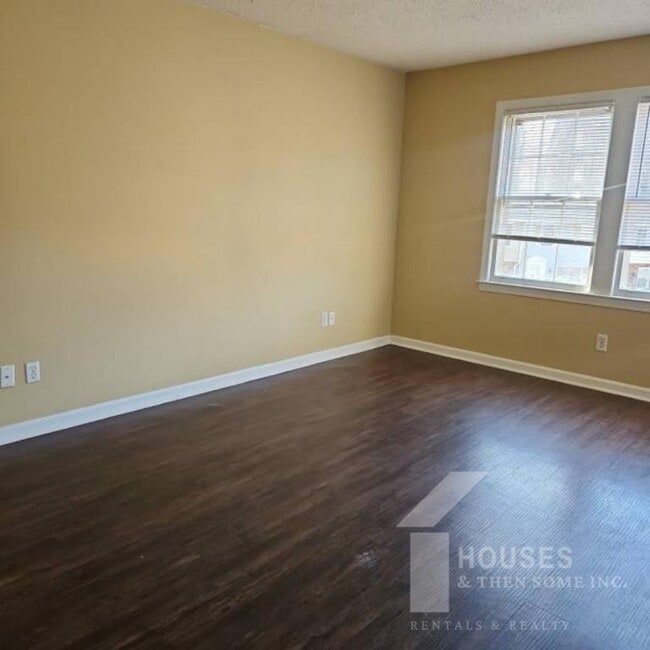 Photo - 122 Pine Creek Ct Ext House