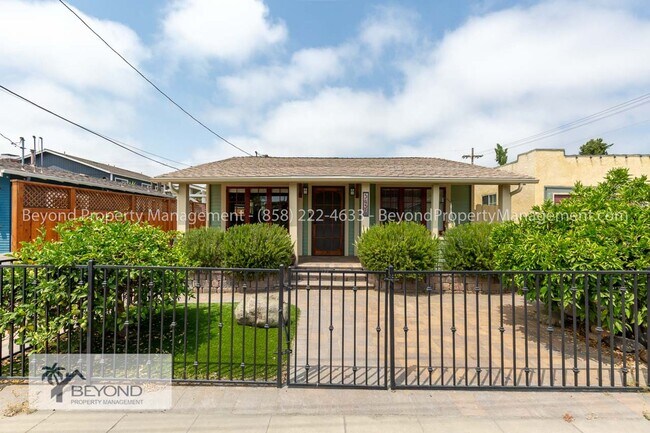 Foto del edificio - CHARMING 2 BEDROOM CRAFTSMAN BUNGALOW IN T...