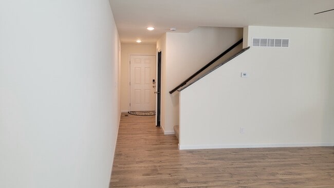 Entry Way - 20 Fairmount Grove Dr