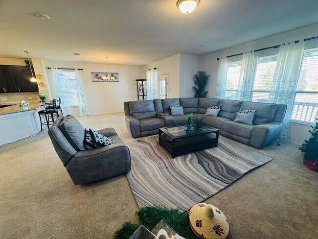 Foto del edificio - 16614 Brogan Ln