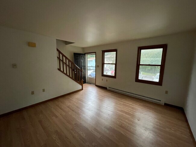 Sala de estar - 223 Oakwood Ave