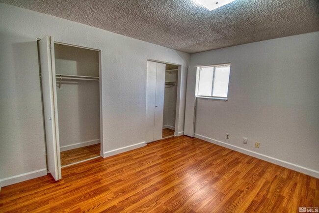 Building Photo - 264 W Park St