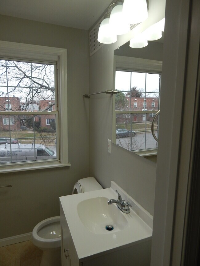 Foto del edificio - 8528 Chestnut Oak Rd
